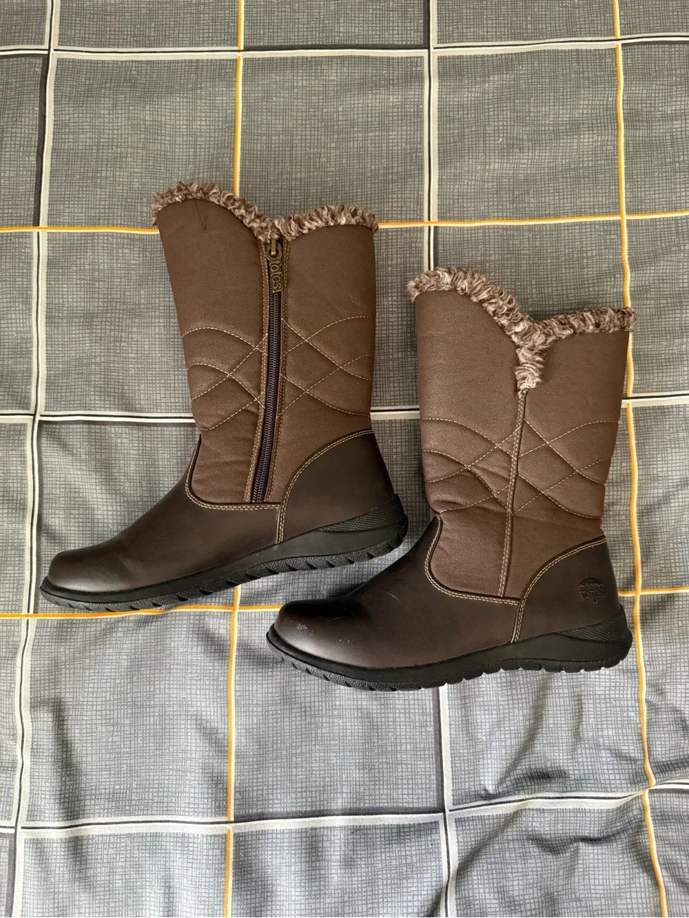 👠NWOT Totes Women’s Insulated Quilted Winter Boots - Brown Size 7